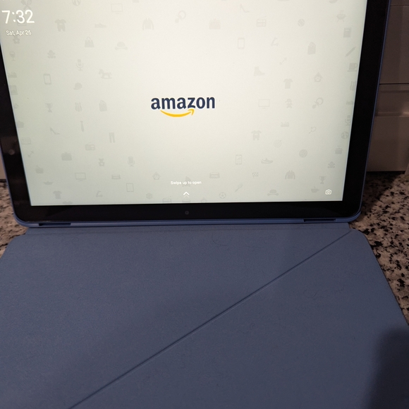 Amazon Tablet Bundle - Picture 2 of 16